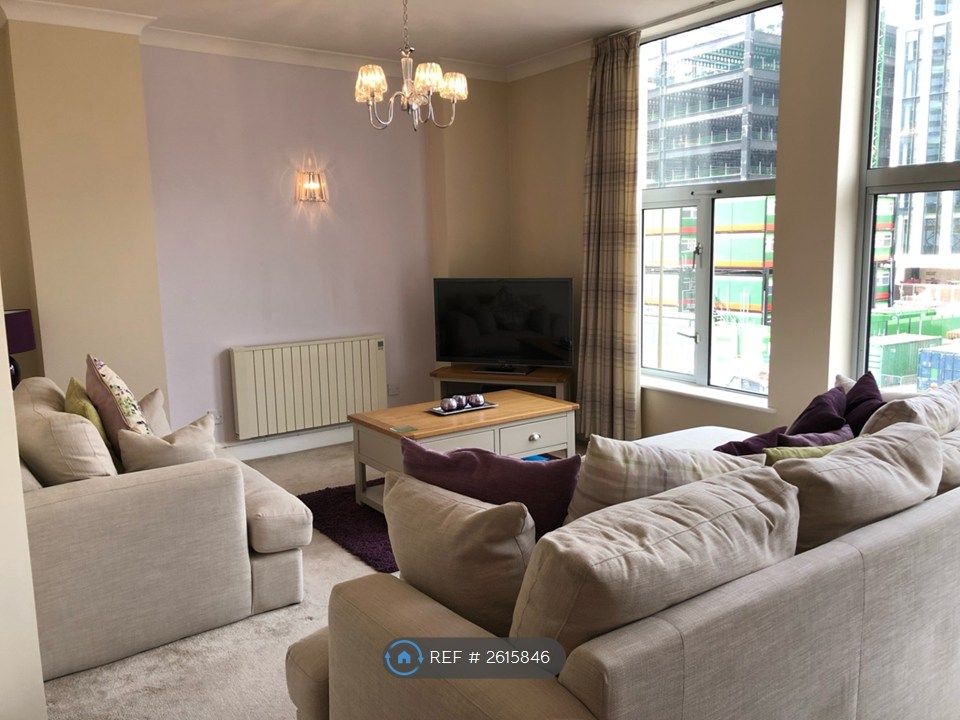 Property photo 1 of 10 Living Room