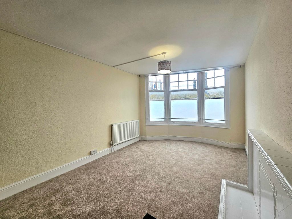 Property photo 3 of 6 Image