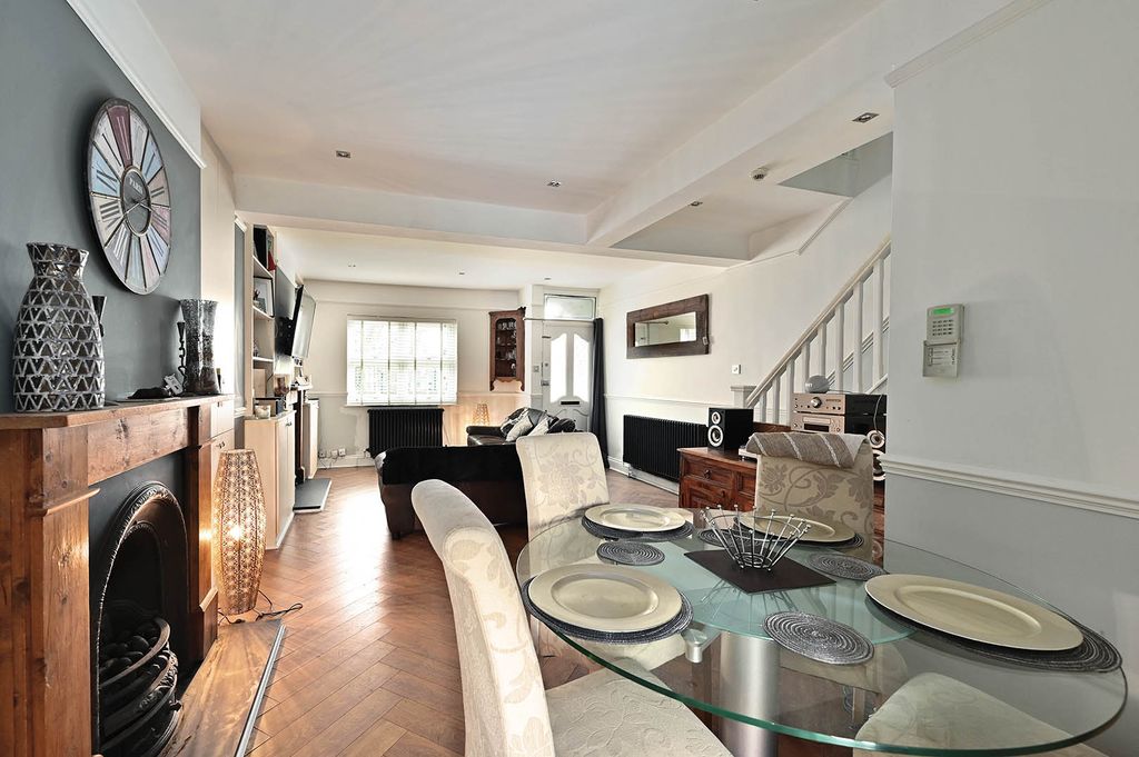 Property photo 2 of 10 Lounge/Diner