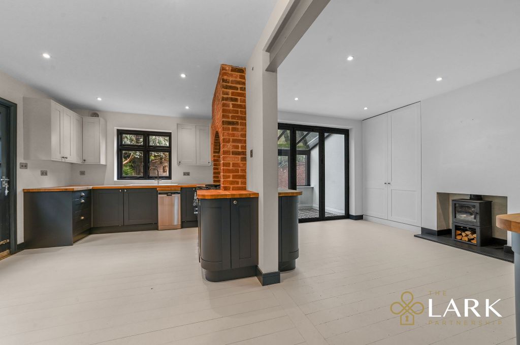 Property photo 3 of 19 Pt-Lark-6Daltonroad-13