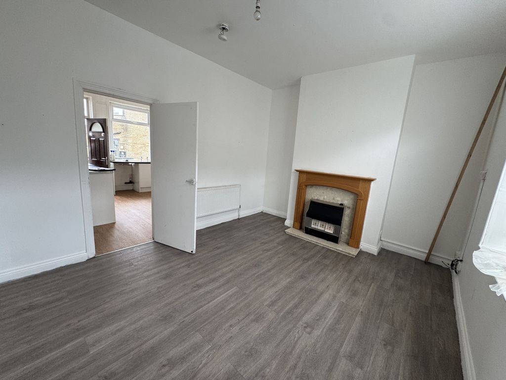 Property photo 2 of 28