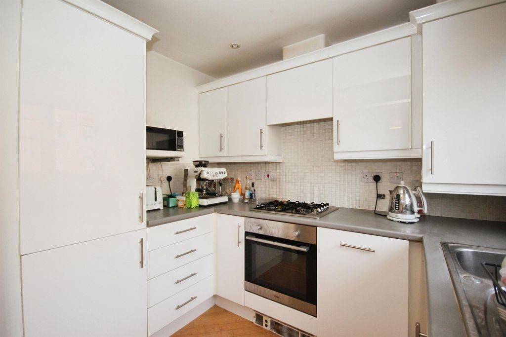 Property photo 2 of 12