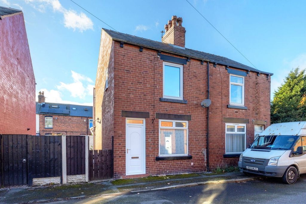 Property photo 1 of 12