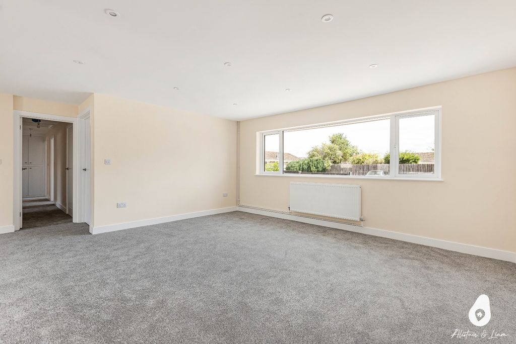 Property photo 3 of 27 5136243