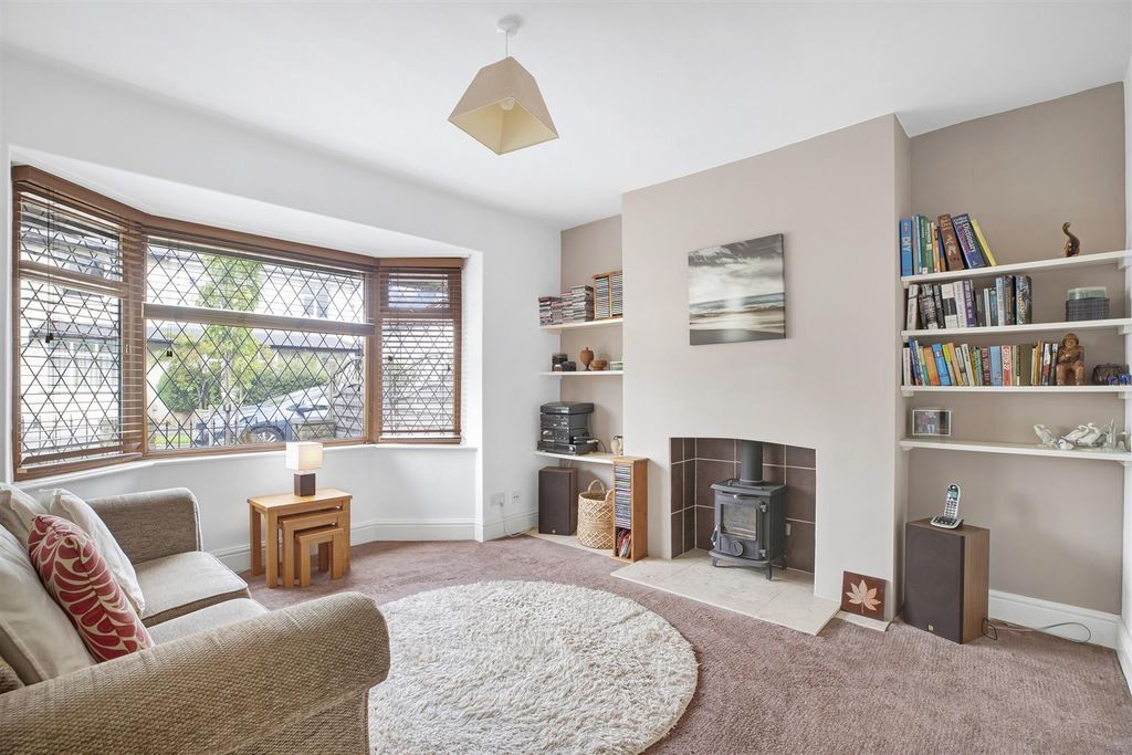 Property photo 2 of 16 Sitting Room.Jpg