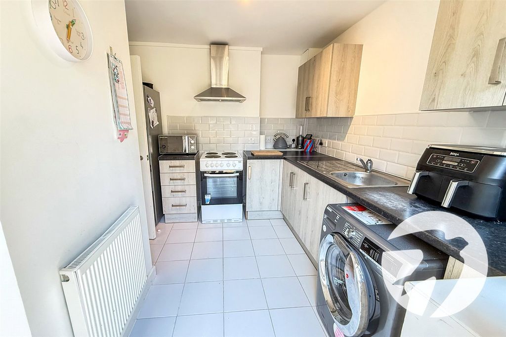 Property photo 3 of 12 Picture No. 08