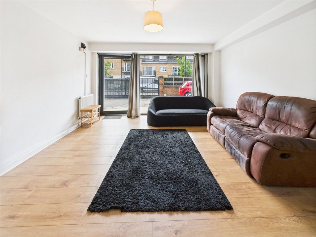 Property photo 2 of 6 Picture No. 06