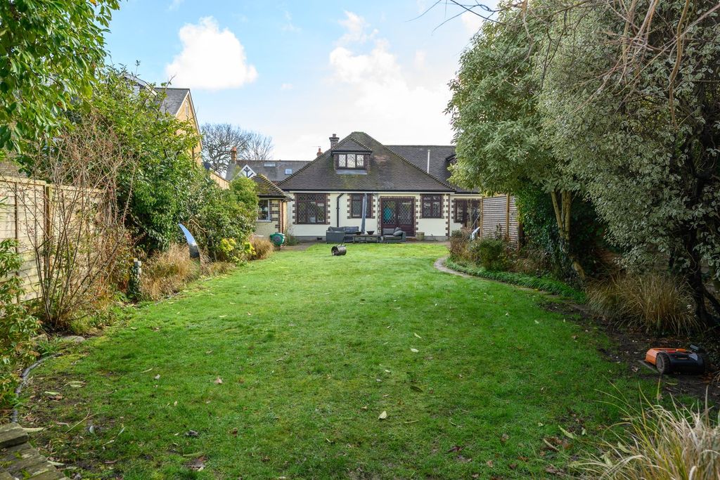 Property photo 3 of 21