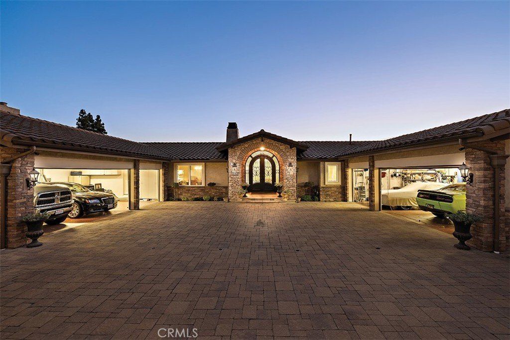 Property photo 3 of 67