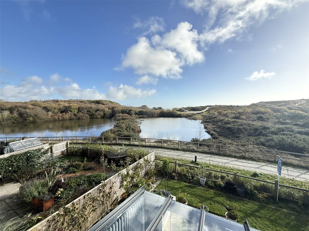 Property photo 2 of 26 Picture No. 25