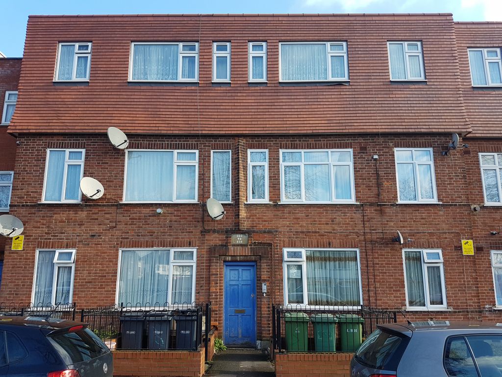 Property photo 1 of 7 2 Bedroom Flat