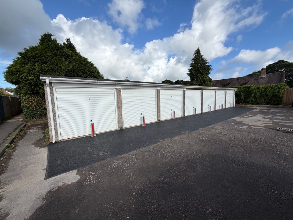 Property photo 1 of 2