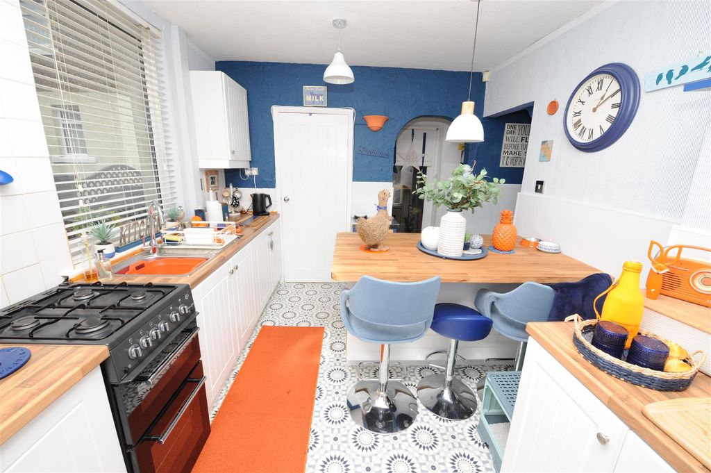 Property photo 3 of 16