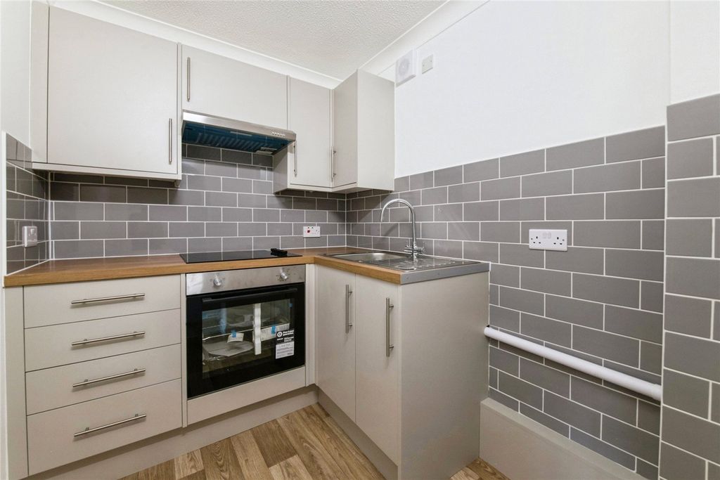 Property photo 3 of 8 Picture No. 09