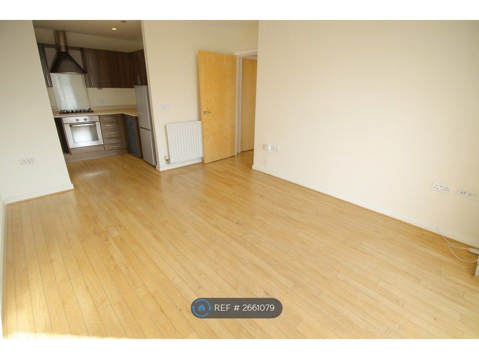 Property photo 3 of 8 Livingroom