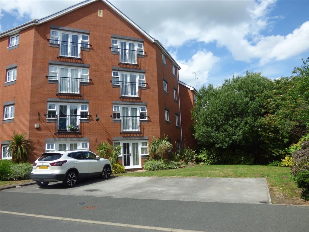 Property photo 1 of 10 18 Cowslip Meadow Front.Jpg