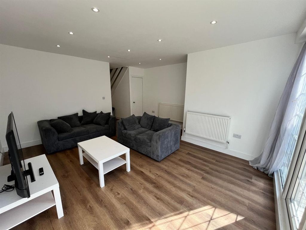 Property photo 3 of 12 Whatsapp Image 2026-03-17 At 14.32.23 (8).Jpeg