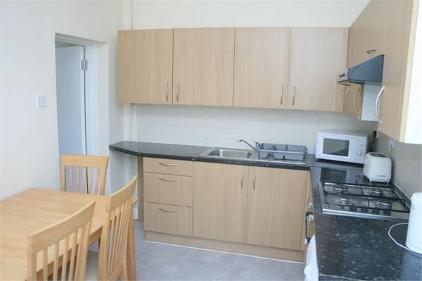 Property photo 3 of 12 4