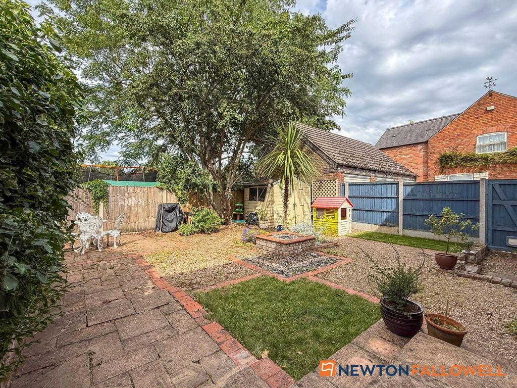 Property photo 3 of 20 Main Garden 1