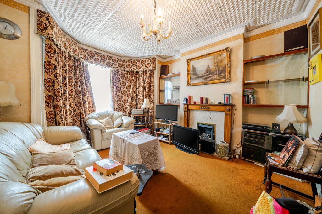 Property photo 2 of 16 1516692-14-6Aa3Fa...