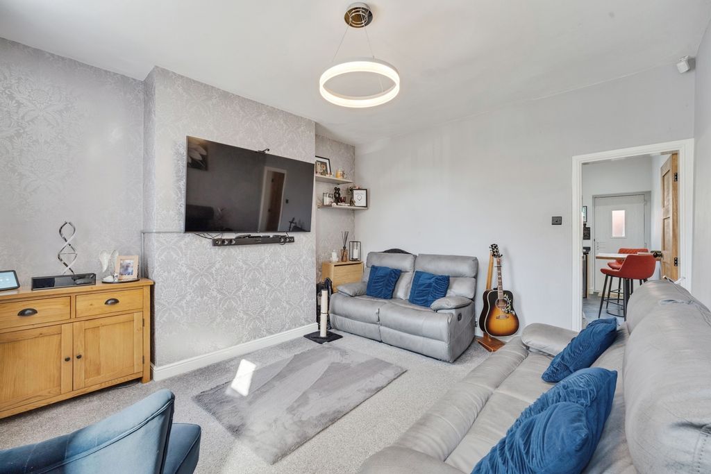 Property photo 2 of 20 Pbox-Img.Jpg