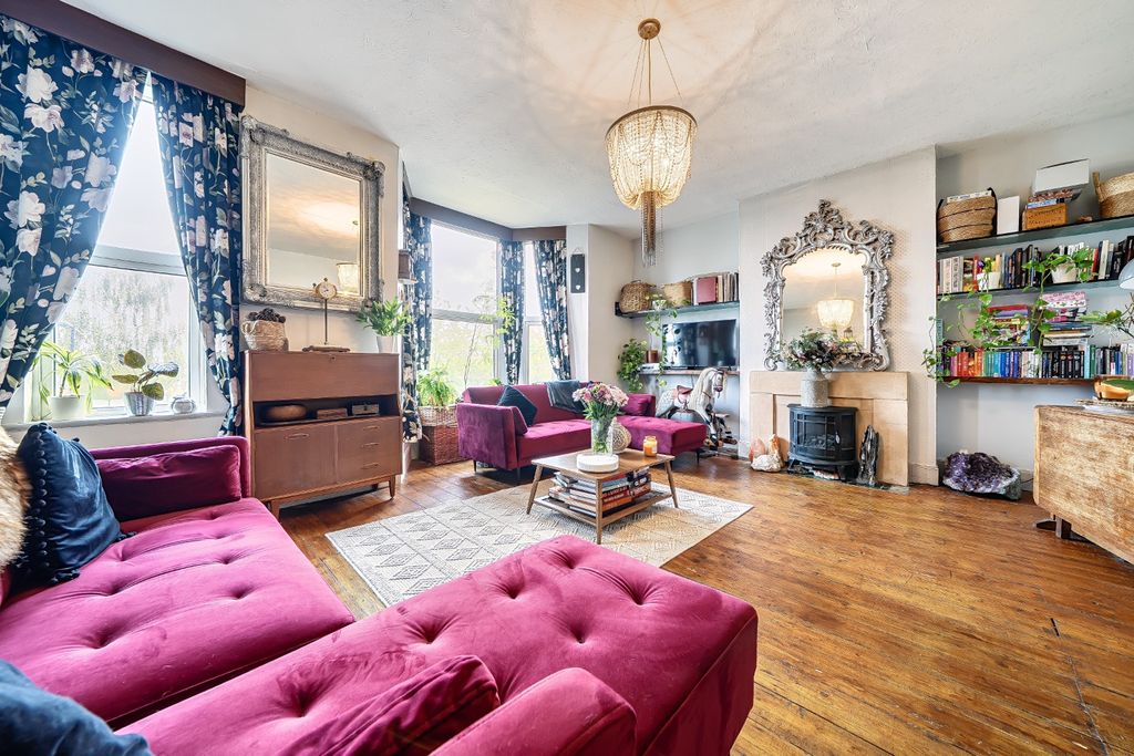 Property photo 3 of 15 6097245