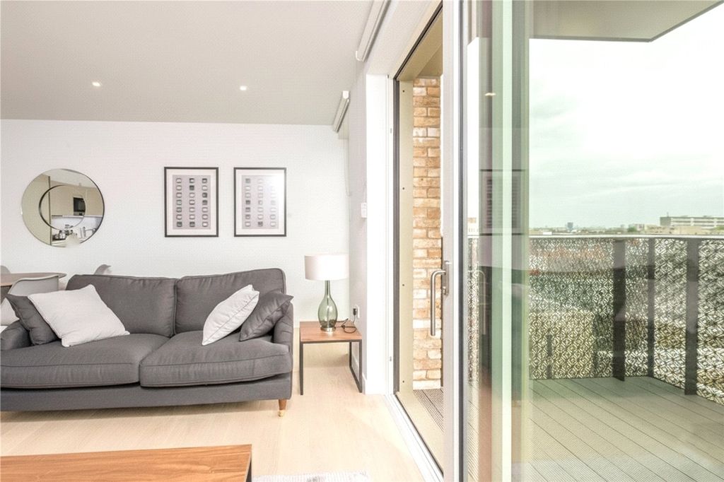 Property photo 2 of 10 Reception Room