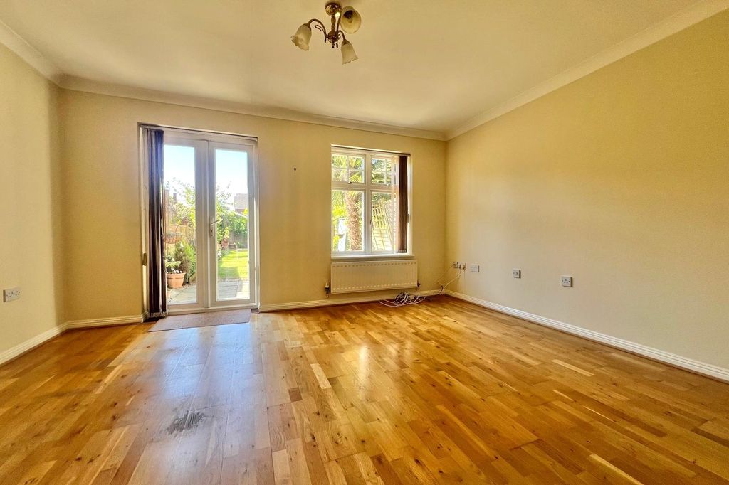 Property photo 2 of 14 Picture No. 08