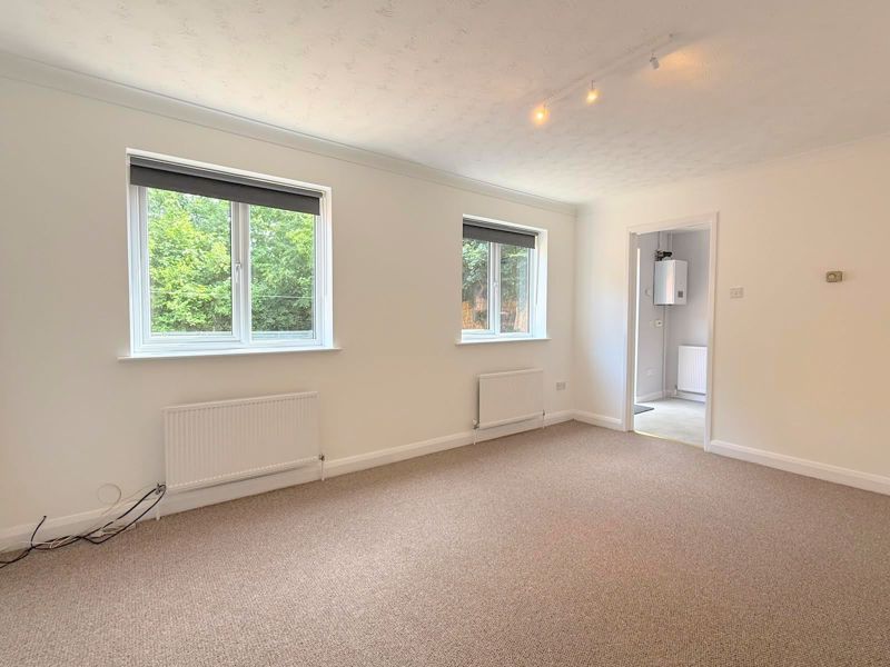 Property photo 2 of 8 Photo 9