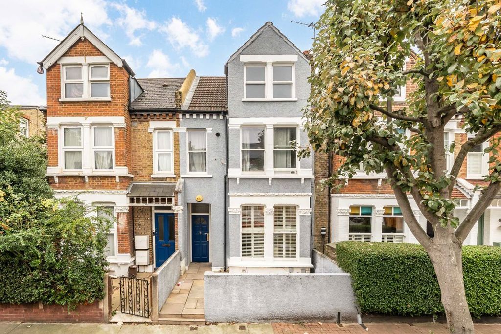 Property photo 3 of 8