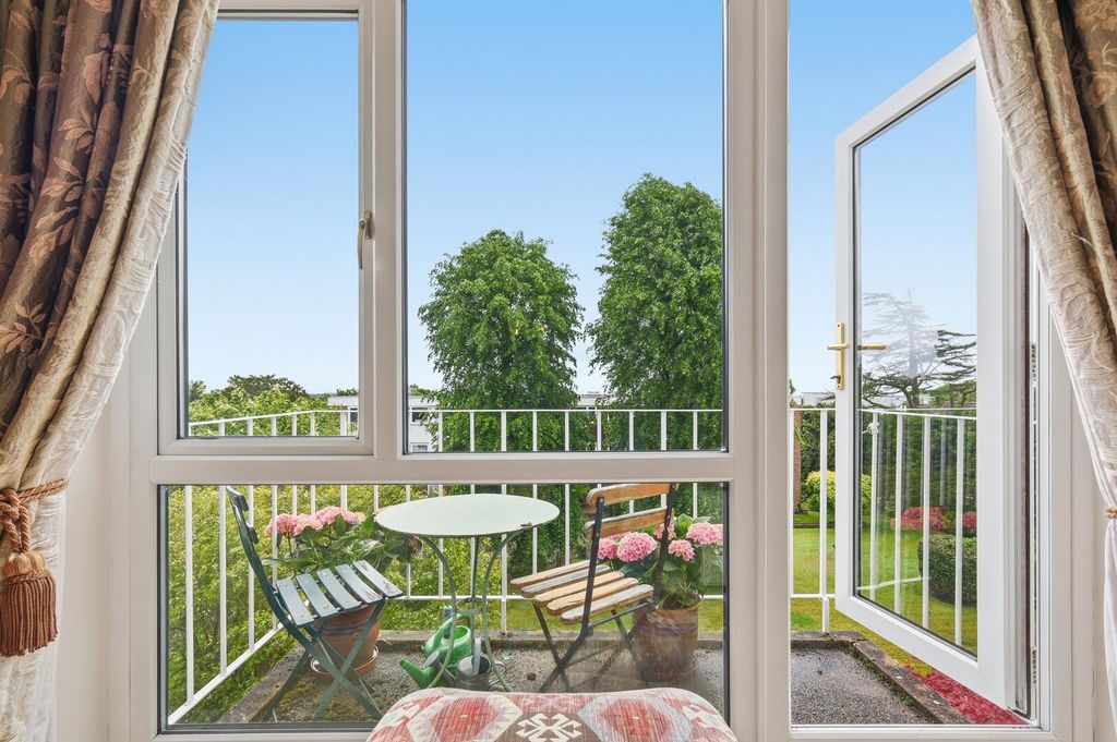 Property photo 3 of 21 Balcony