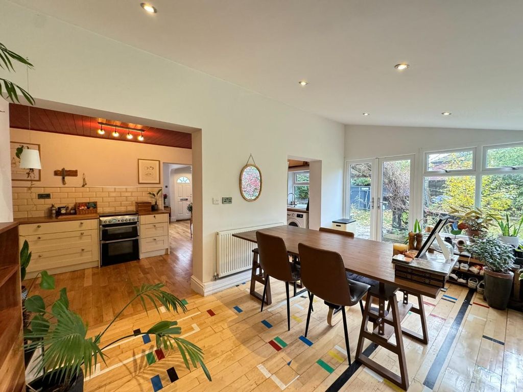 Property photo 3 of 27