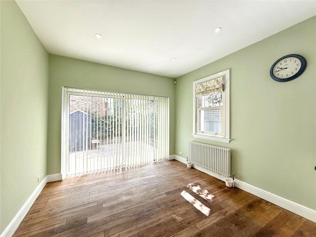 Property photo 3 of 18 Picture No. 02