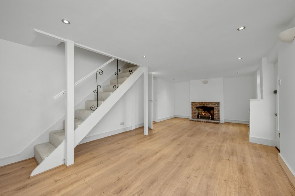 Property photo 2 of 15 Reception Room