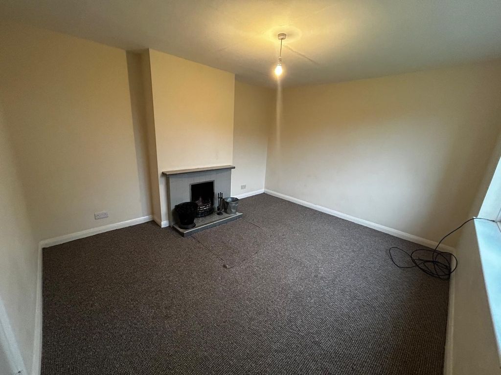 Property photo 2 of 11 Living Room