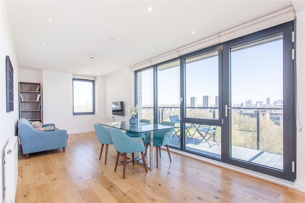 Property photo 2 of 14 Reception