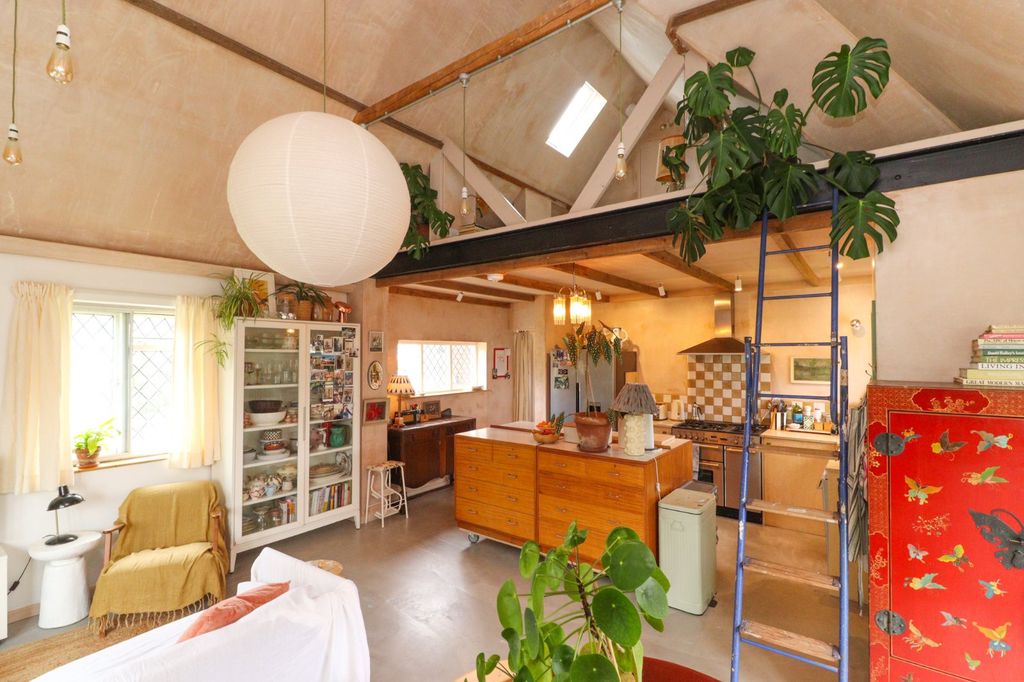 Property photo 3 of 20 Picture 3