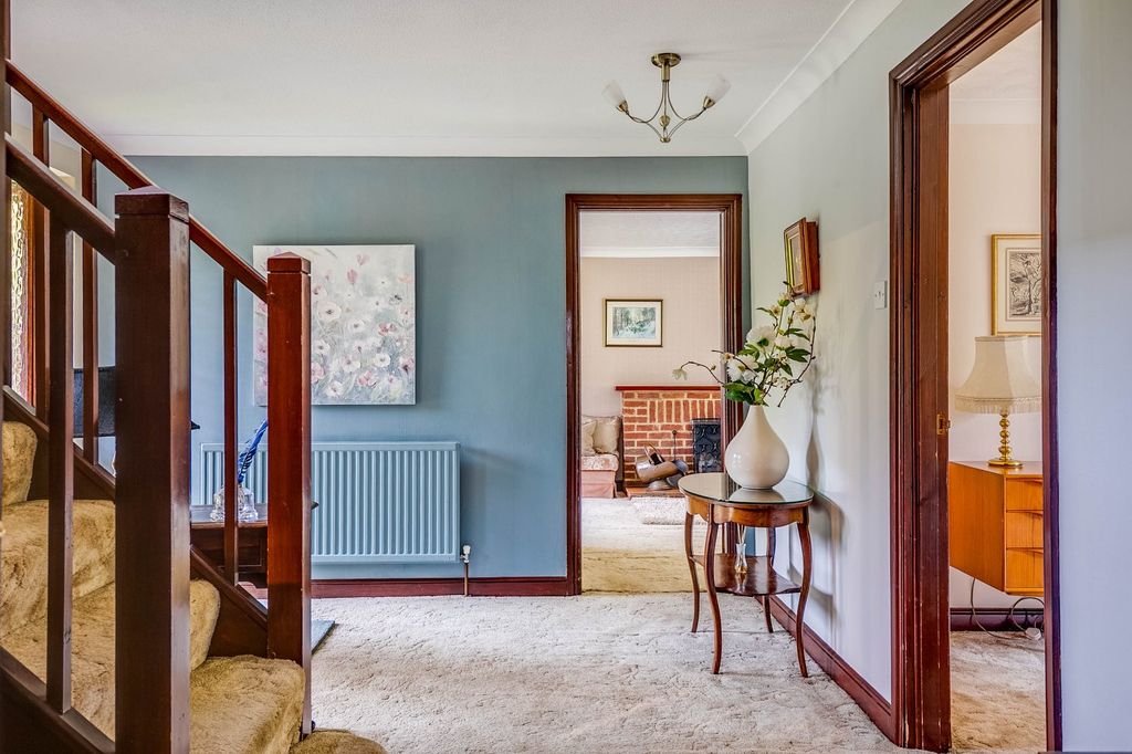 Property photo 2 of 25 Picture No. 12