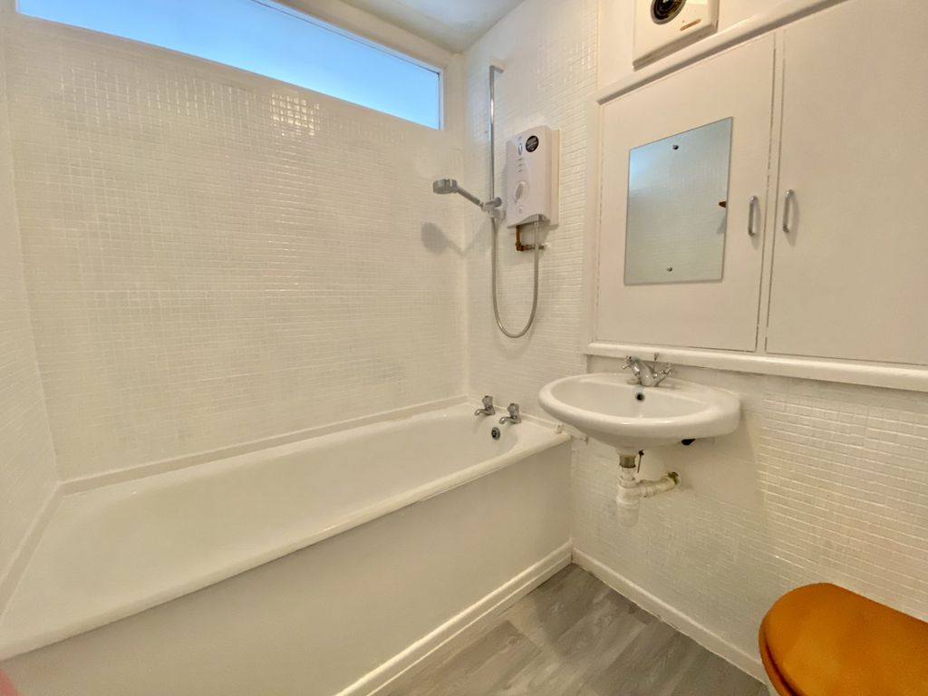 Property photo 3 of 6 Picture 3