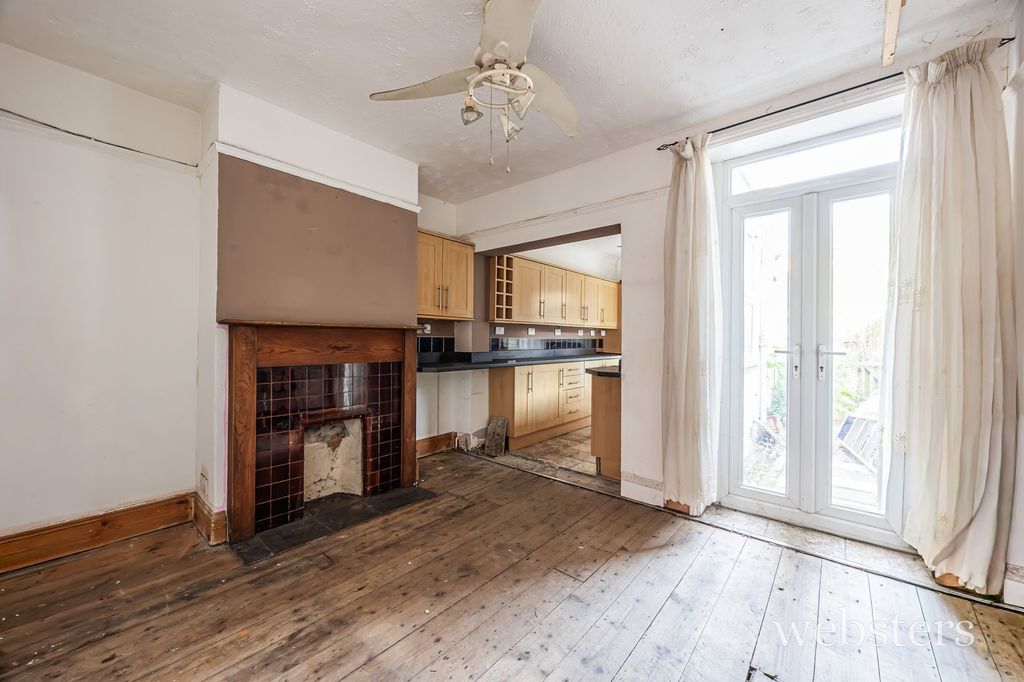 Property photo 3 of 14