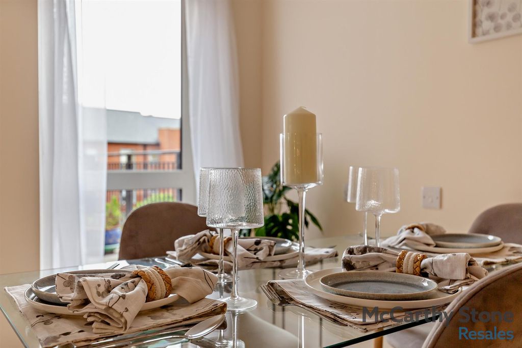 Property photo 3 of 40 8696361-Interior20-800.Jpg
