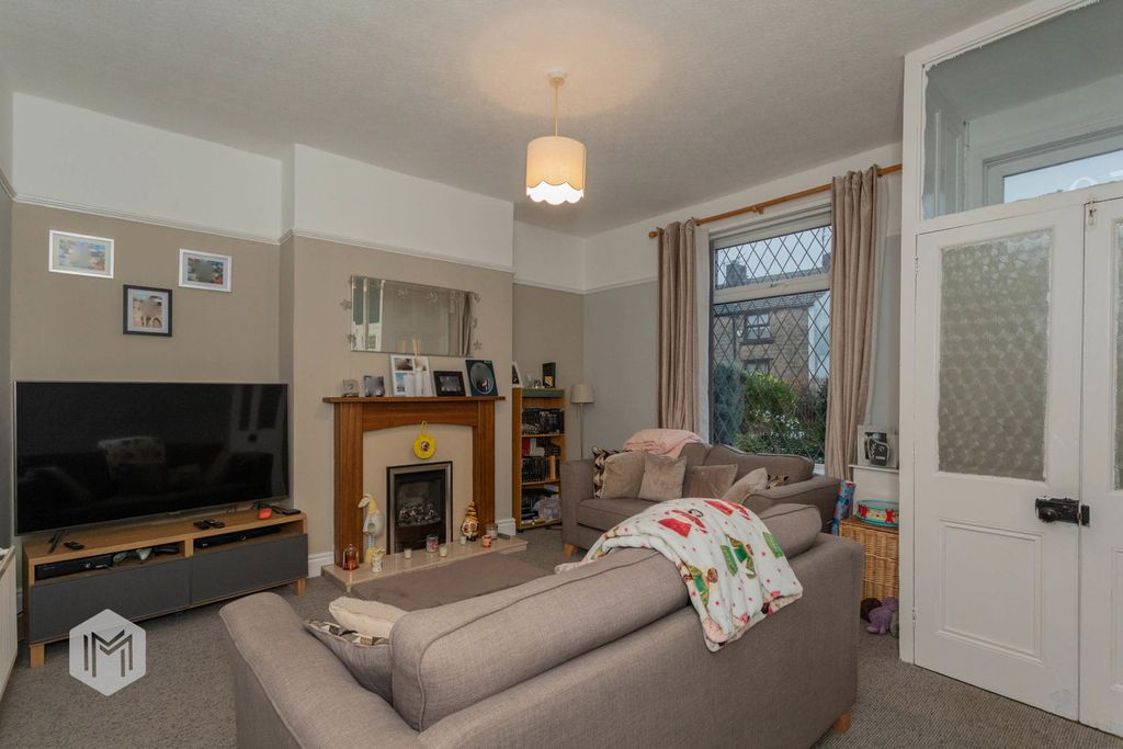 Property photo 3 of 17 Photograph