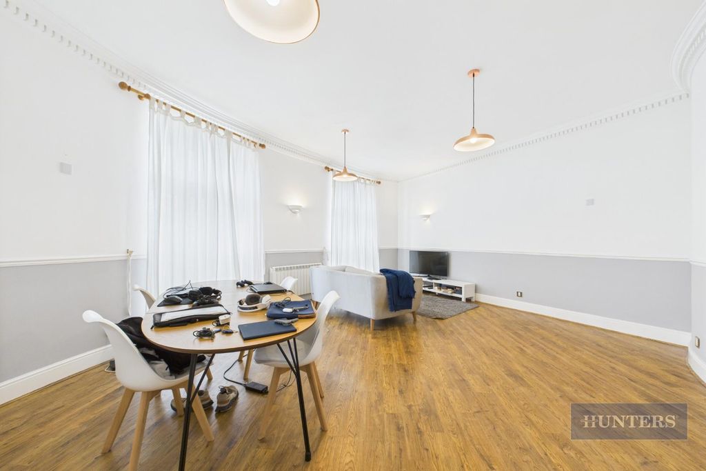 Property photo 2 of 12 Cam05152G0-Pr0110-Still014.Jpg