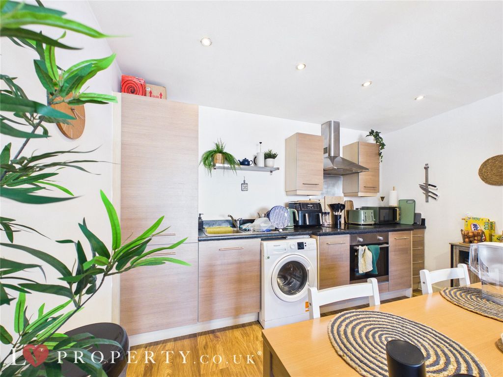 Property photo 2 of 7 Picture No. 04