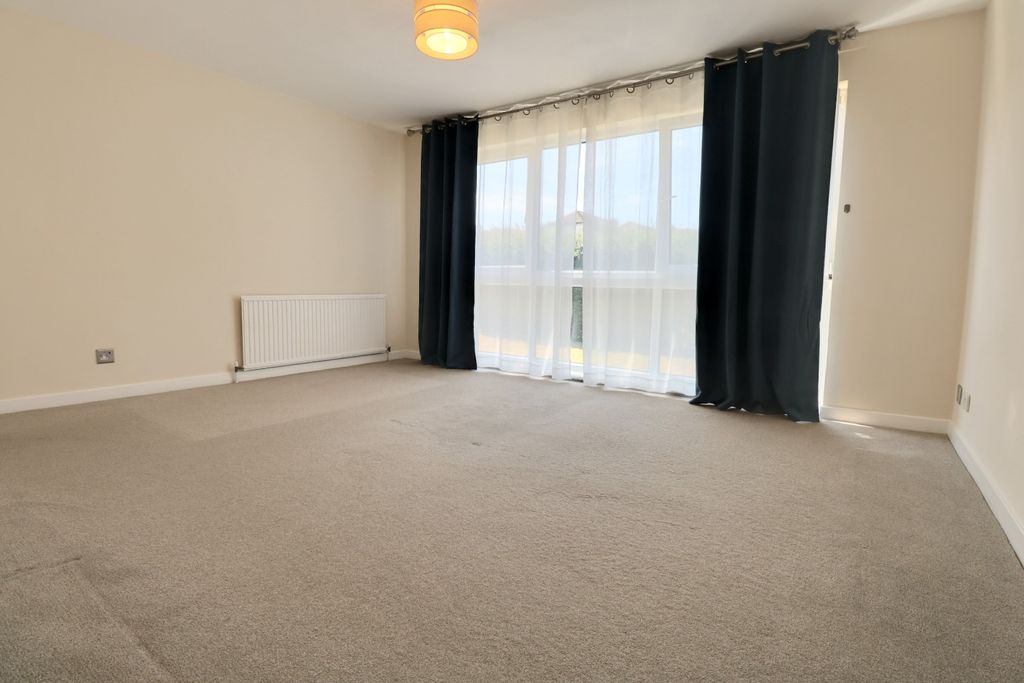 Property photo 2 of 12 5222481