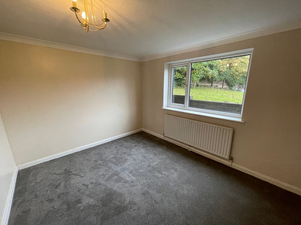 Property photo 2 of 16 Lounge