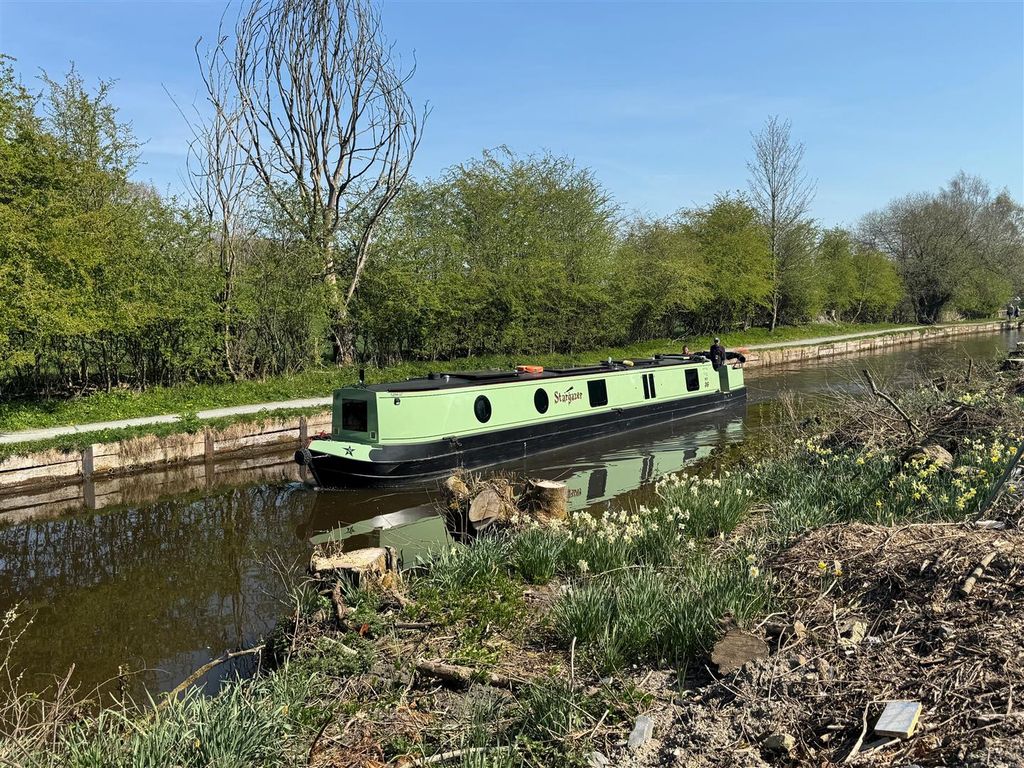 Property photo 3 of 5 Barge At Weston.Jpg