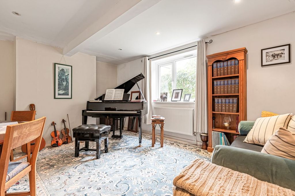 Property photo 2 of 4