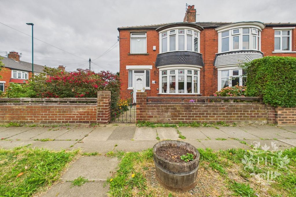 Property photo 1 of 14 Cam01415G0-Pr0465-Still014.Jpg