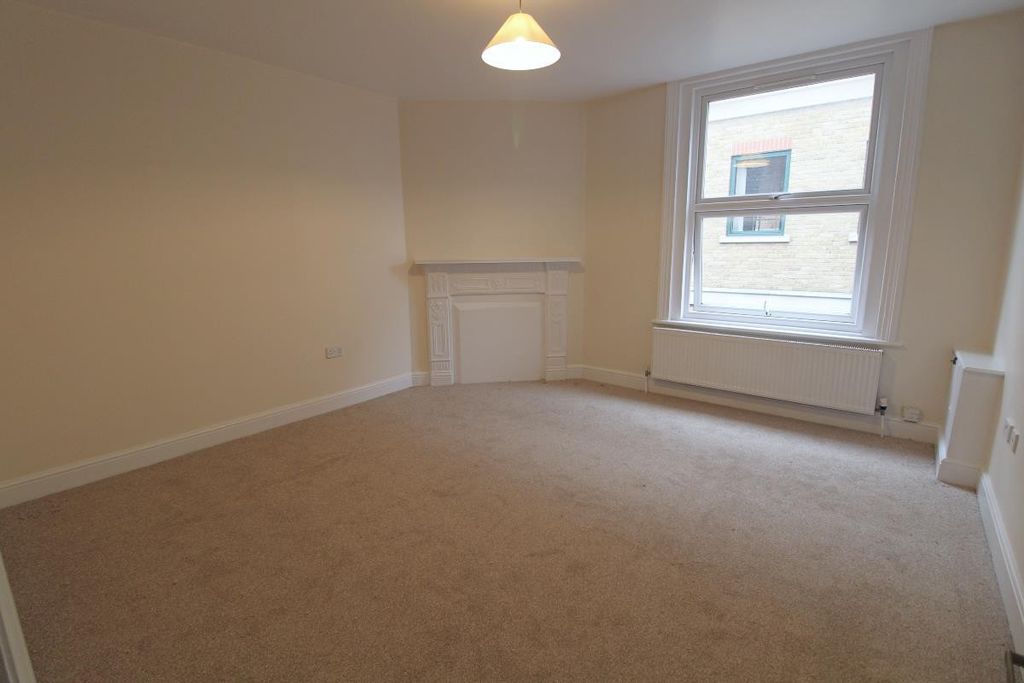 Property photo 2 of 5 Living Room